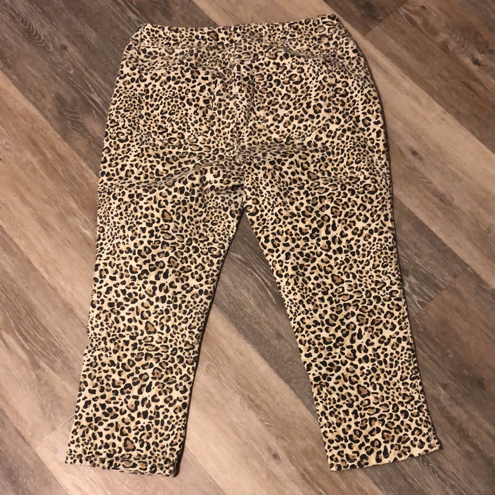 EST. 1946 Denim Leopard Print Crop Jeans - Picture 4 of 7